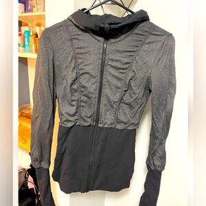 🚨PART OF 4 for 30🚨 Women’s Lululemon Sports Sweater Zip up with hoodie small